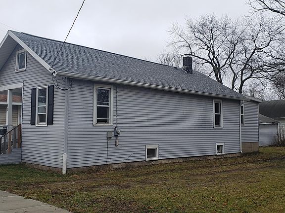 3rd image of 90 Sharon Ave