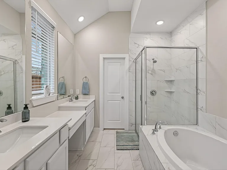 8145 Overland Grv — Photo 38