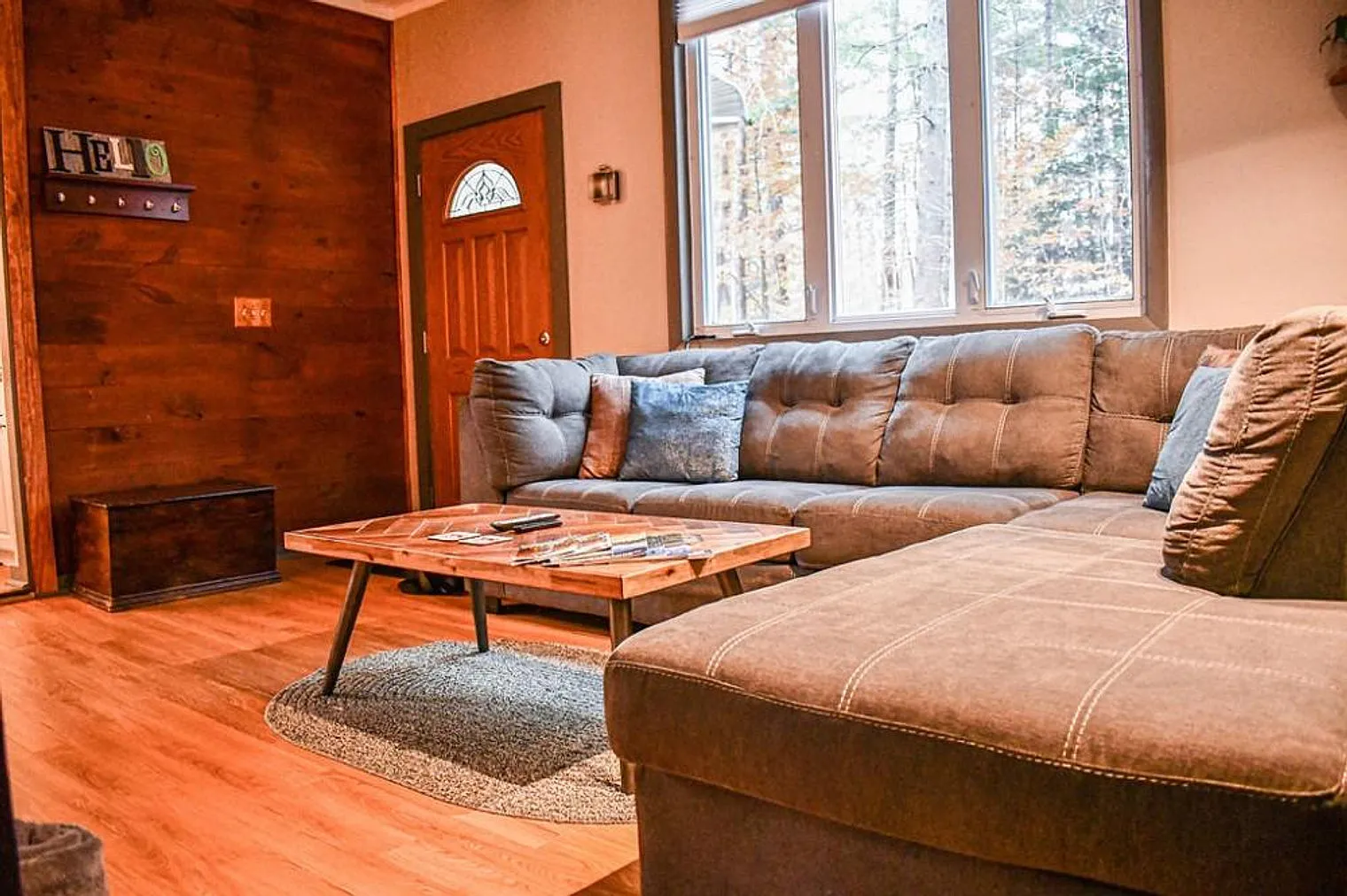 2 bed, 1.0 bath, 699 sqft, $5,216 — Photo 2