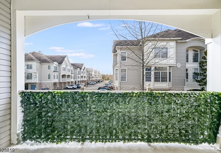 103 Crown Ct — Photo 8