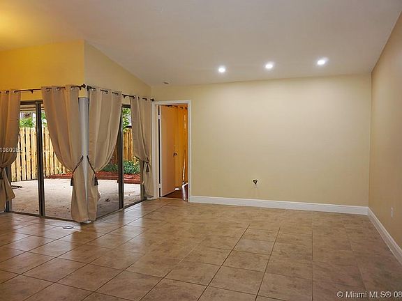 4th image of 886 NE 214th Ln APT 4