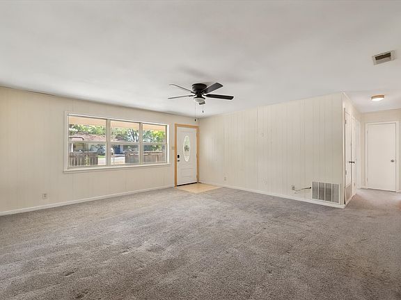 4th image of 459 Anderson Ln