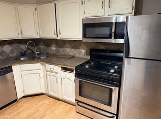 1012 Centurion Ln APT 8, Vernon Hills, IL 60061