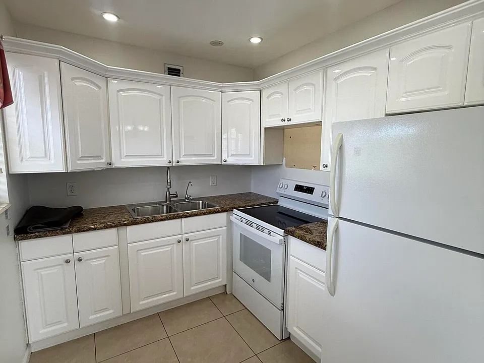 184 Easthampton H