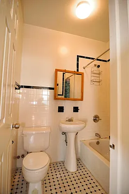 Rented by Bohemia Realty Group | media 9