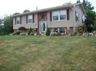 302 S Eberhart Rd, Butler, PA 16001