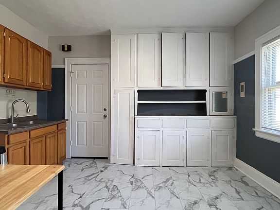 4th image of 3252 E 142nd St #2