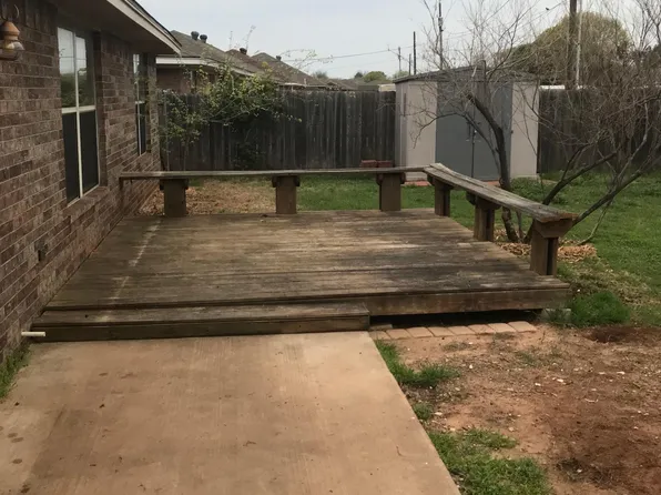 1231 Newman Ave, Iowa Park, TX 76367