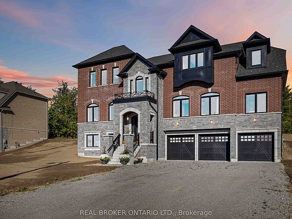 2nd image of 2236 Pemberton Way