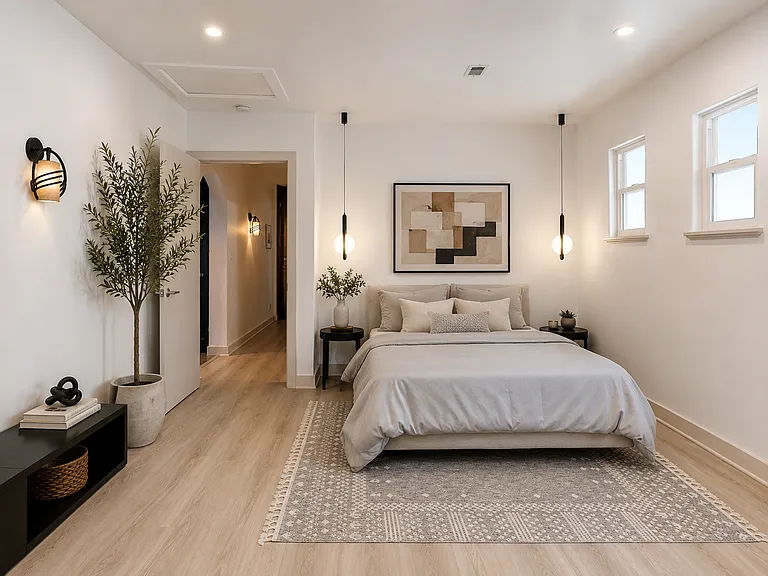 1424 E Mountain St — Photo 11