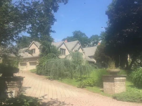 320 Algonquin Rd, Franklin Lakes, NJ 07417