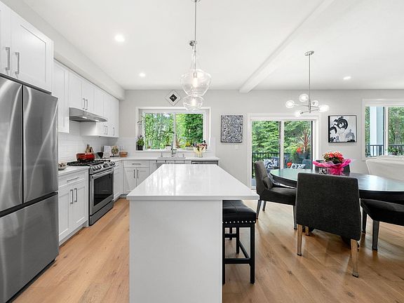3rd image of 1871 165a St #32