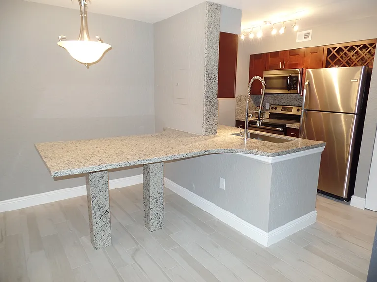 2851 N Oakland Forest Dr #111 — Photo 33