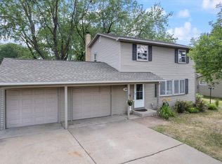 2560 Dorothy Ave, White Bear Lake, MN 55110