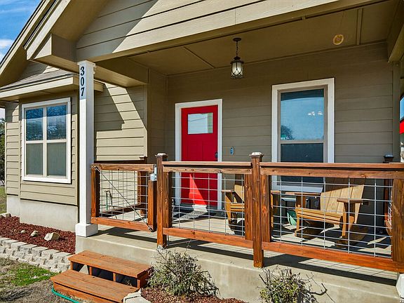 2nd image of 307 Palm