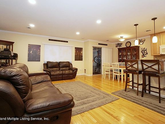 5th image of 846 Rossville Ave