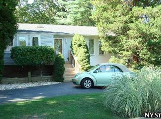 29 Pinetop Dr, Shirley, NY 11967