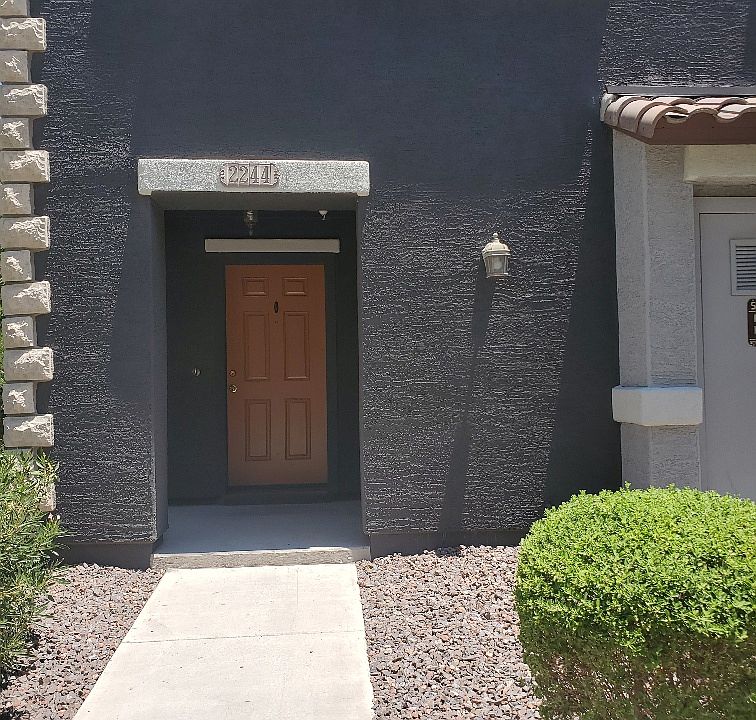 1st image of 2244 E Huntington Dr