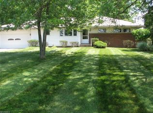7553 Elmhurst Dr, Seven Hills, OH 44131