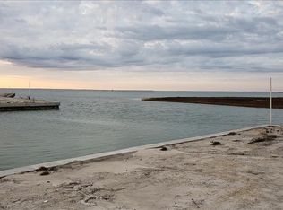 17 Tradewinds Cir, Rockport, TX 78382