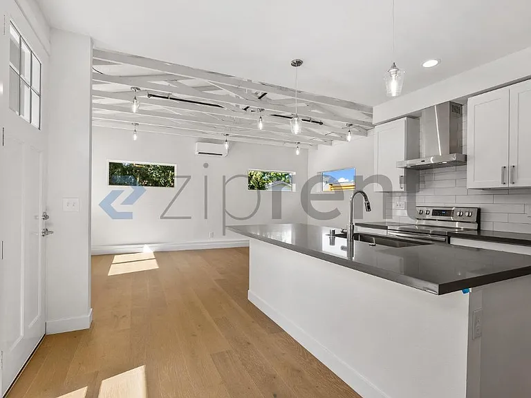 10213 40th Ave SW #C — Photo 11
