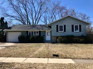 1865 Taft Ave, Rolling Meadows, IL 60008