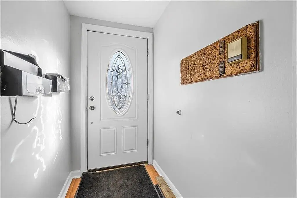 1 bed, 1.5 bath, 1250 sqft, $1,400 — Photo 2