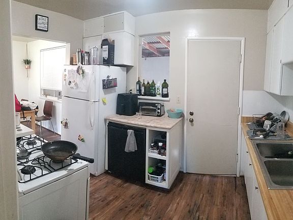 4th image of 399 Jeffrey Dr