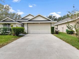 5725 Hawklake Rd, Lithia, FL 33547