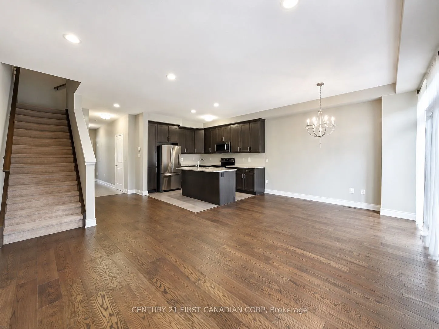 3 bed, $2,600 — Photo 2
