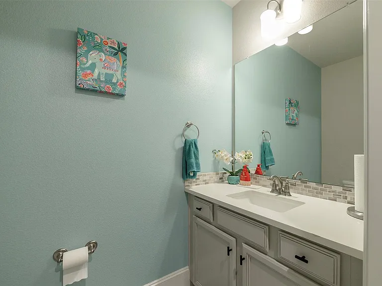 17821 Limestone Spring Ln — Photo 24