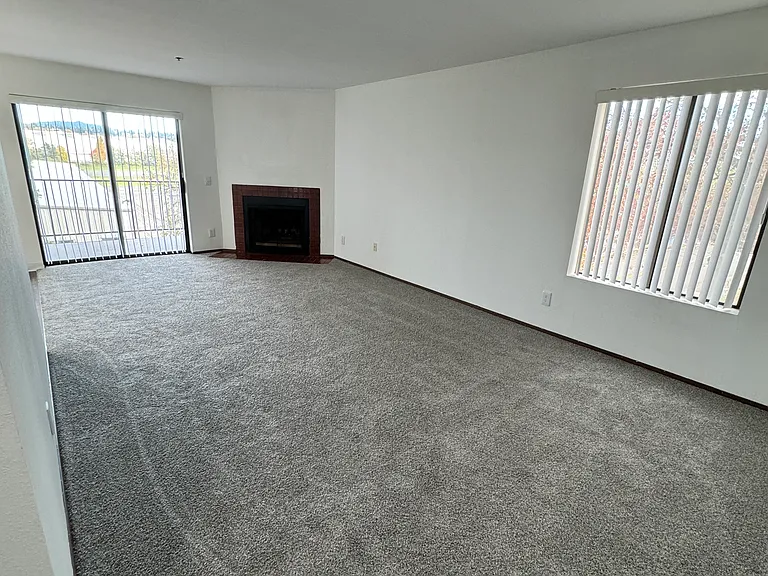Bryn Mawr Plaza Apartments — Photo 36