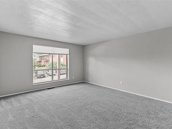 4th image of 10344 Forest Brook Ln APT D