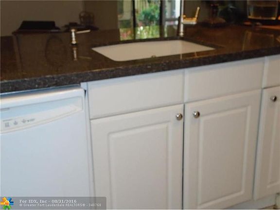 4th image of 3900 NE 18th Ave APT 34G