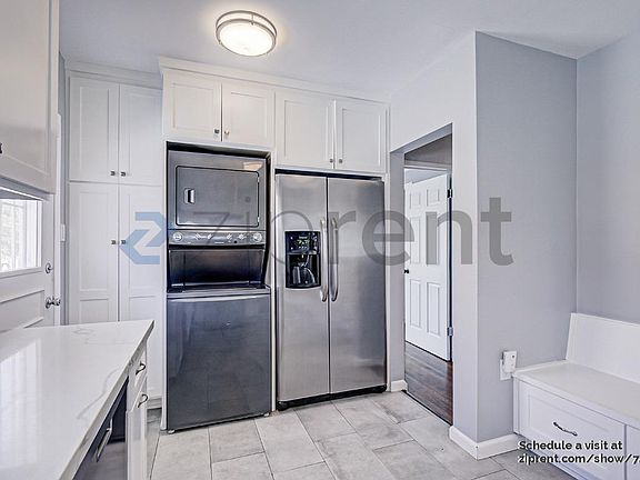 5th image of 2808 W 84th Pl