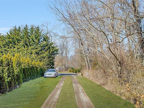 2nd image of 190 Hubbard Ave