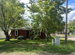 625 N Catalpa St, Dexter, MO 63841