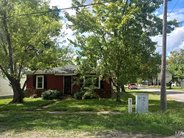 625 N Catalpa St, Dexter, MO 63841