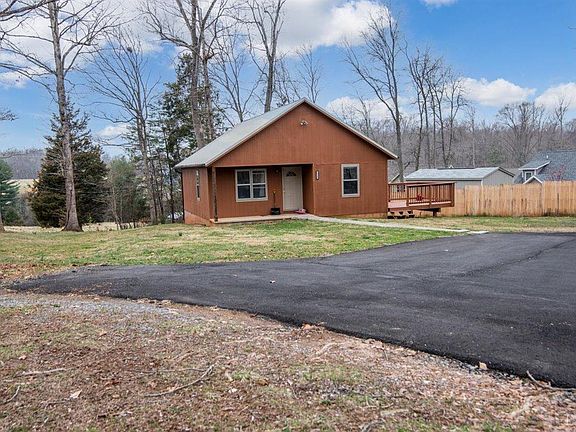 3rd image of 1068 River Oak Dr