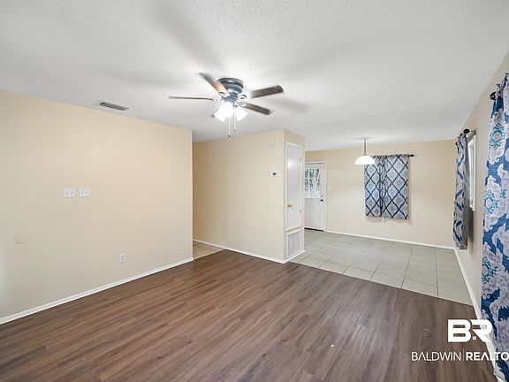 5th image of 4113 Seabreeze Rd N