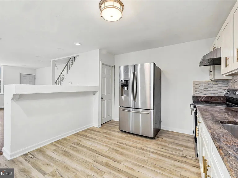 4223 N Hicks St — Photo 5