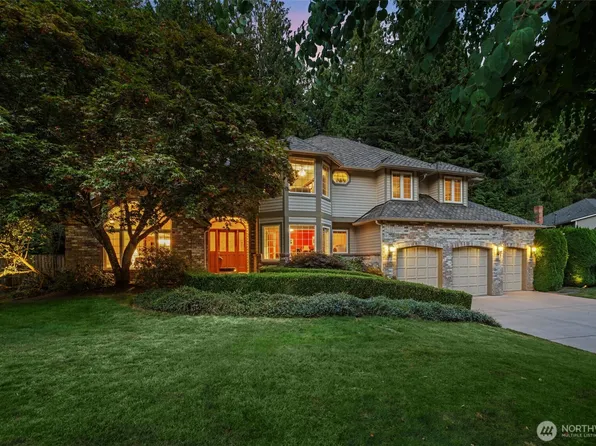 19710 222nd Avenue NE, Woodinville, WA 98077