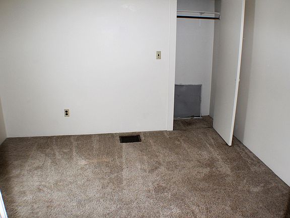 4th image of 312 Greenbrier Hl