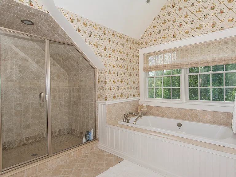 619 Lumber Ln — Photo 12