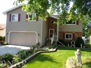 3 Ivey Ct, Bloomington, IL 61701