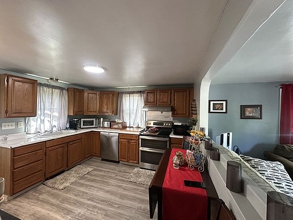 3rd image of 19 Granite St