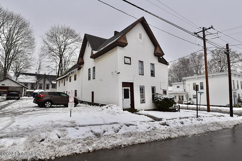 5th image of 108 Washington Street