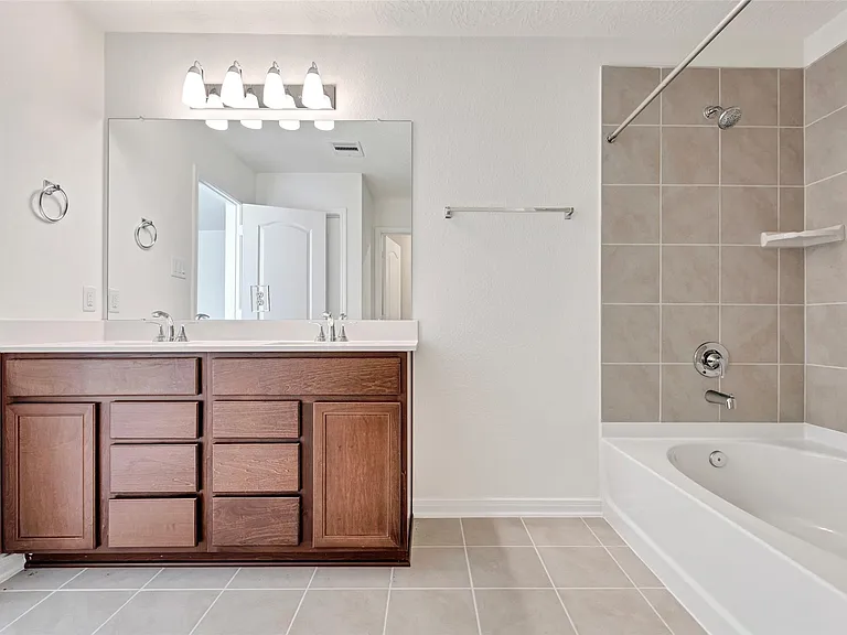 9423 Castillo Ct — Photo 17