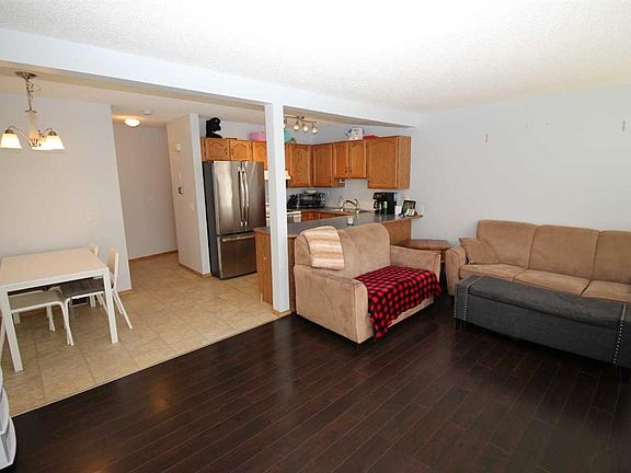 5th image of 215 W Millview Grn SW
