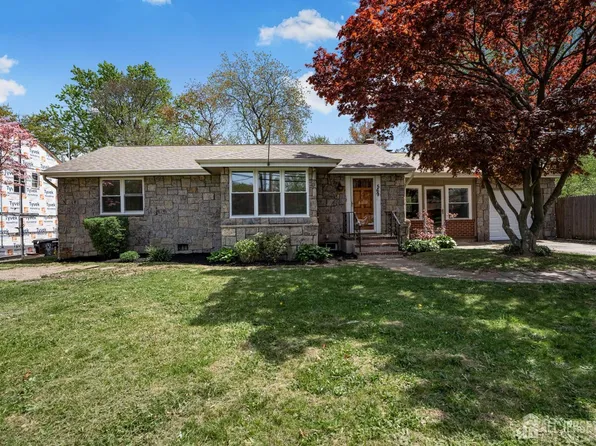 569 Holmdel Rd, Hazlet, NJ 07730